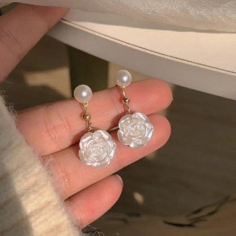 Women’s Rose-Shaped Pearl Drop Earrings – Inlay Alloy Design | THRILL