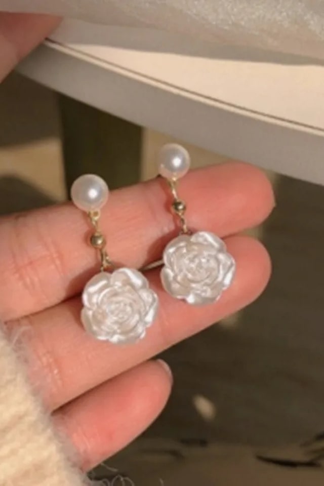 Women’s Rose-Shaped Pearl Drop Earrings – Inlay Alloy Design | THRILL