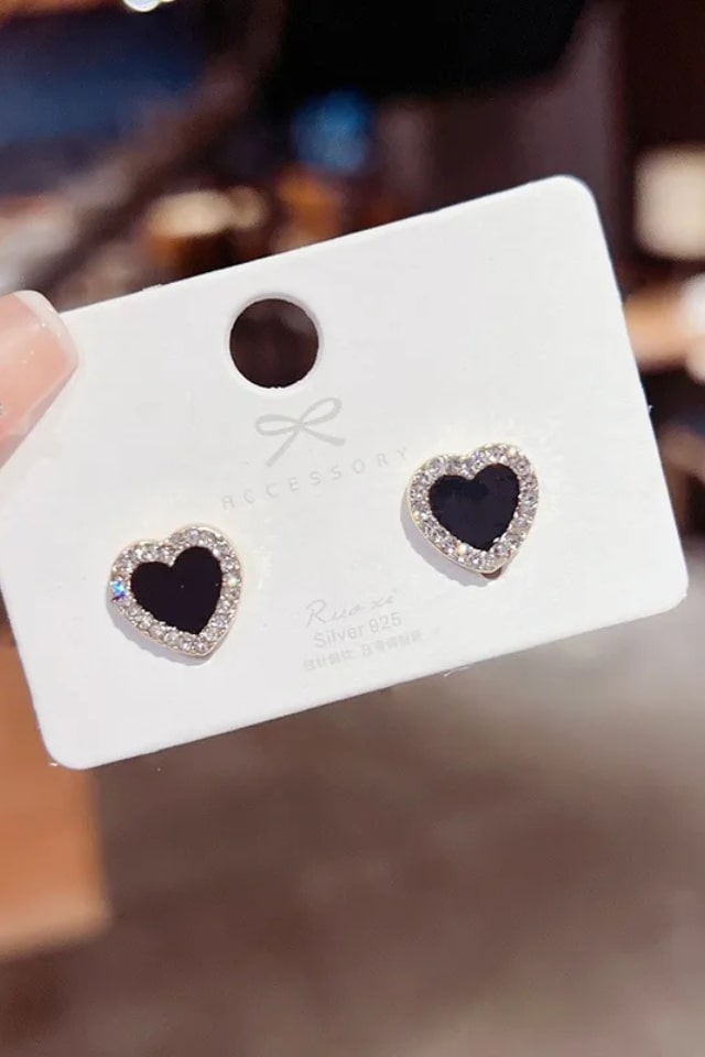 Women’s Black Heart Rhinestone Stud Earrings – Chic & Elegant | THRILL