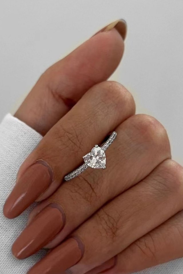 Women’s Silver Heart Rhinestone Alloy Ring – Elegant Design | THRILL