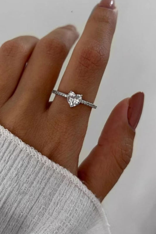 Women’s Silver Heart Rhinestone Alloy Ring – Elegant Design | THRILL