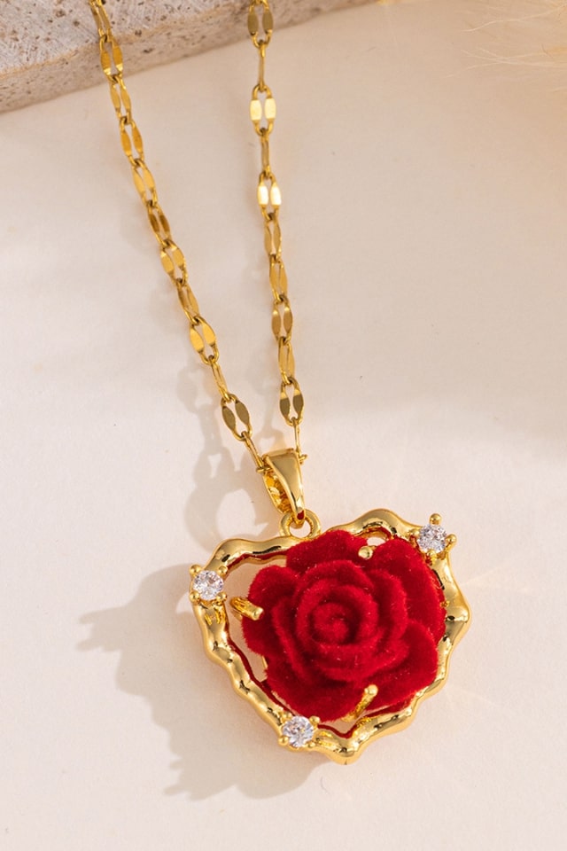 Women’s Rose Gold Plated Rhinestone Clavicle Necklace – Gorgeous Design | THRILL